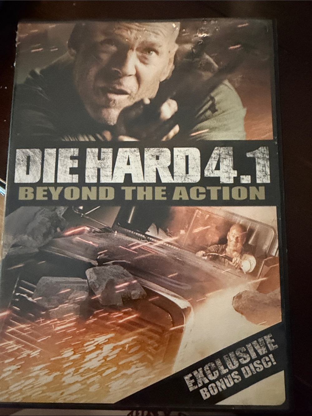 Die Hard 4.1 Beyond The Action DVD - Orange/Brown Cover
